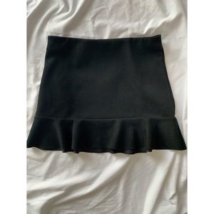 FOREVER 21 Black mini skirt, size M